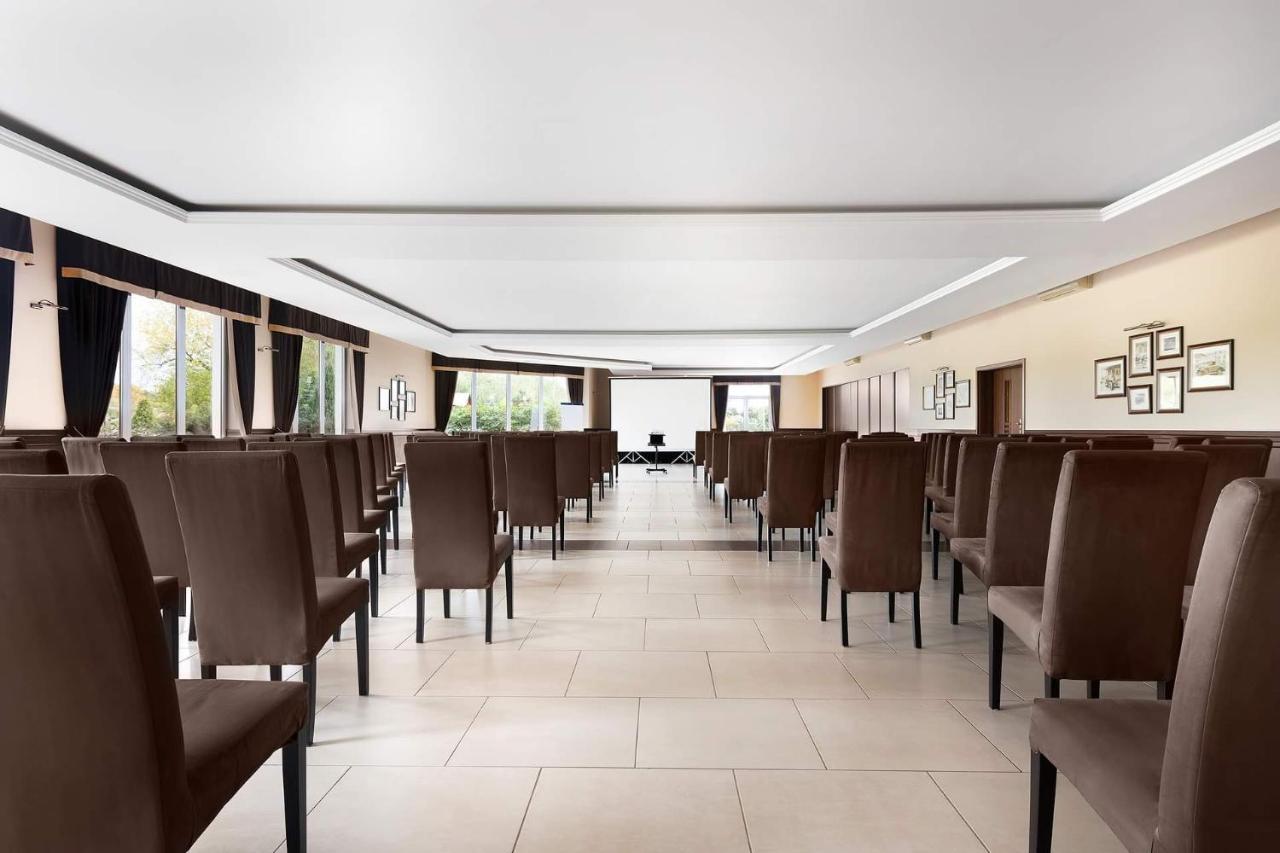Oleśnica The Amber Business & Spa Hotel מראה חיצוני תמונה